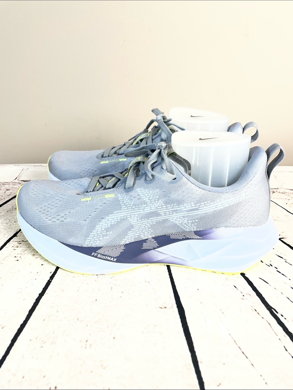 Asics Novablast 5 Women's 8.5 Gray Yellow Running Athletic Lace Up Sneaker Shoe - Picture 3 of 9
